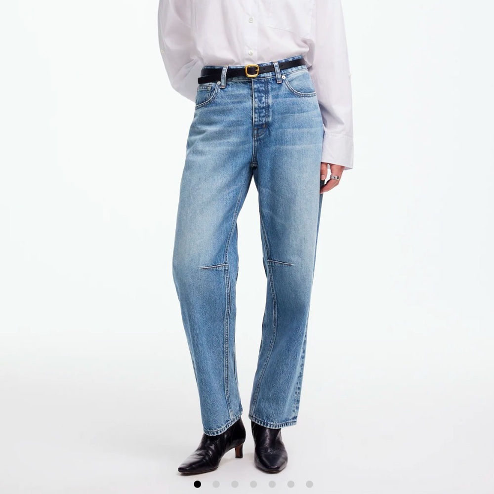 Madewell the darted barrel leg jeans sz 24 (fits sz 26) dobbin wash medium blue